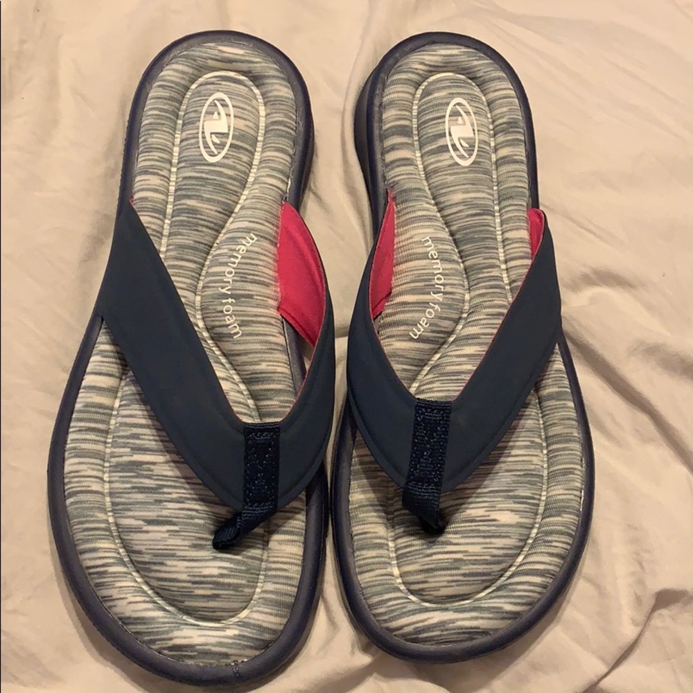 Never used flip flops with memory foam 5/6
